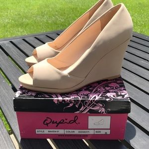 Size 8 nude wedge shoes
